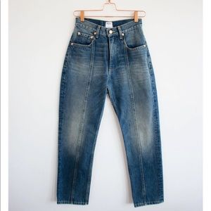 NWOT Esby Lindsey Jean, Size 28, Decade Wash